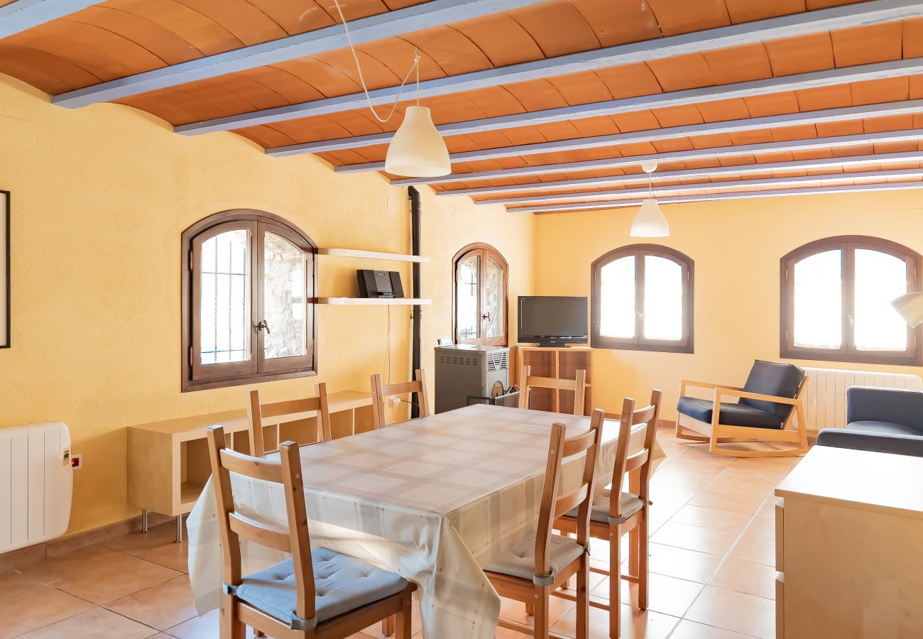 Casa rural en Sant Feliu de Pallerols - Aiguabella Turisme Rural 35p.