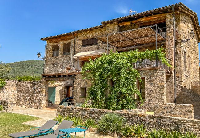 Casa rural en Montagut i Oix - Can Riera de Montagut (5 rooms)