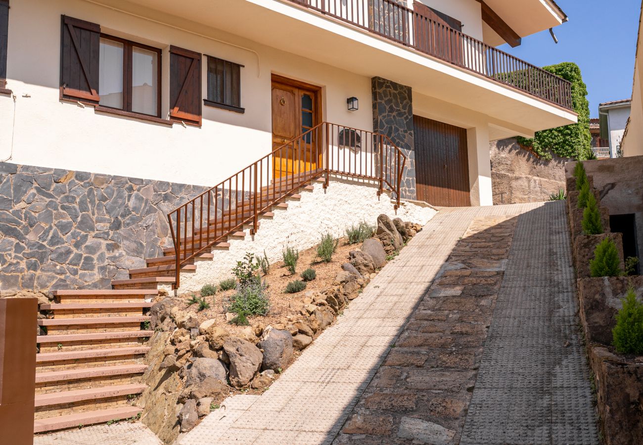 Casa rural en Sant Feliu de Pallerols - Majordoms Art