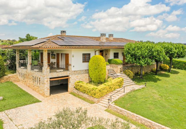 Casa rural en Cornellà del Terri - Majordoms Vila