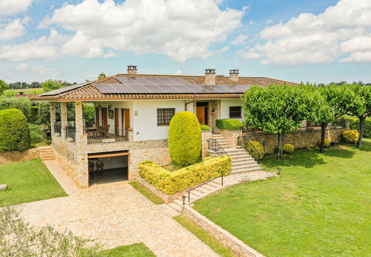 Casa rural en Cornellà del Terri - Majordoms Vila