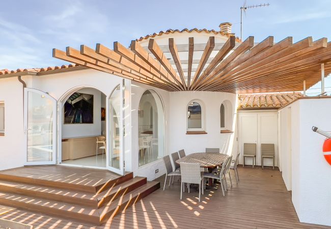 Villa in Empuriabrava - Majordoms Canals Villa in Empuriabrava - Majordoms Canals