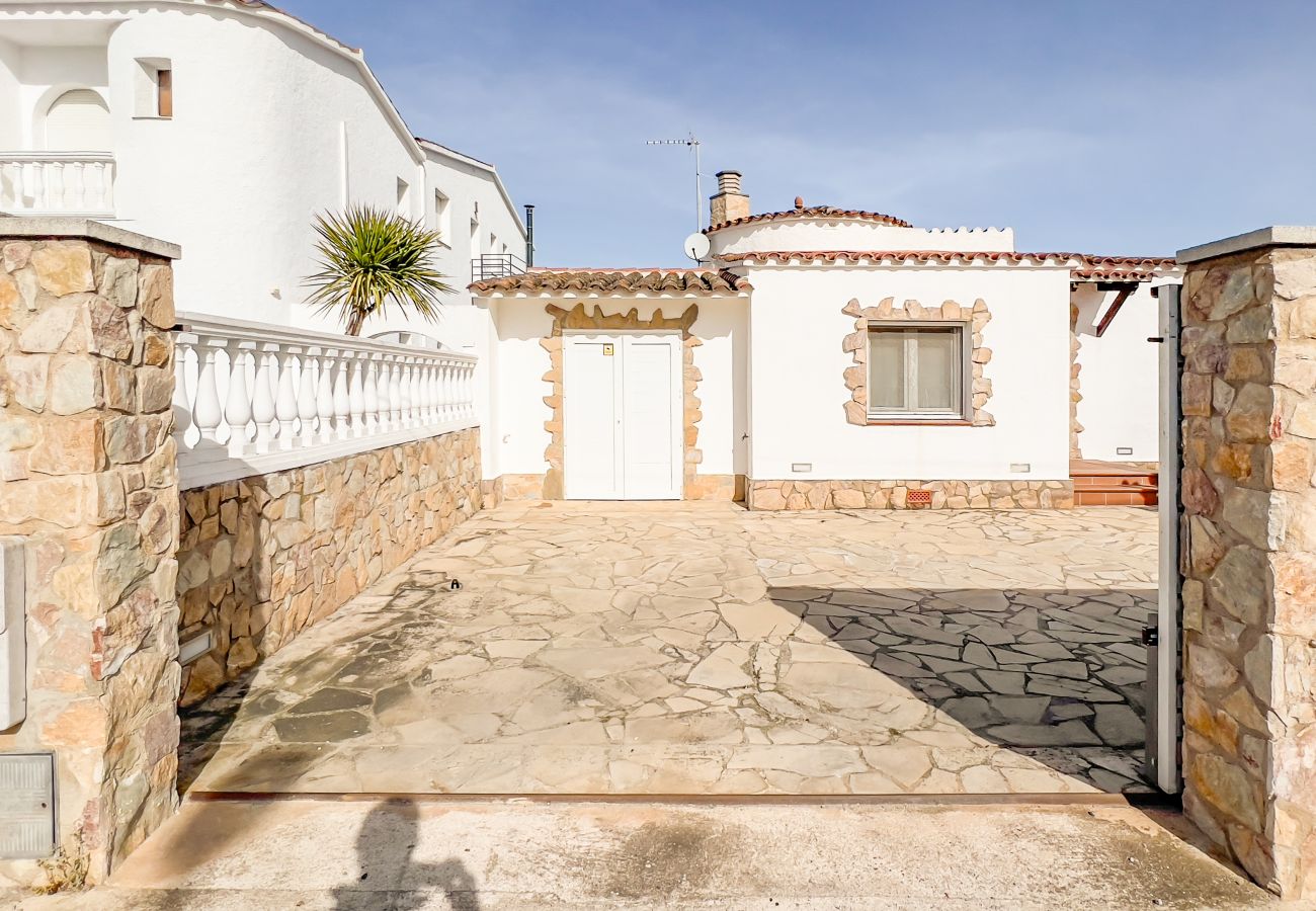 Villa in Empuriabrava - Villa Canals