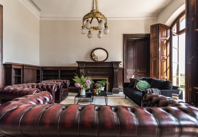 Finca in Sant Hilari Sacalm - Castell de Villavecchia - 33 pax Finca in Sant Hilari Sacalm - Castell de Villavecchia - 33 pax