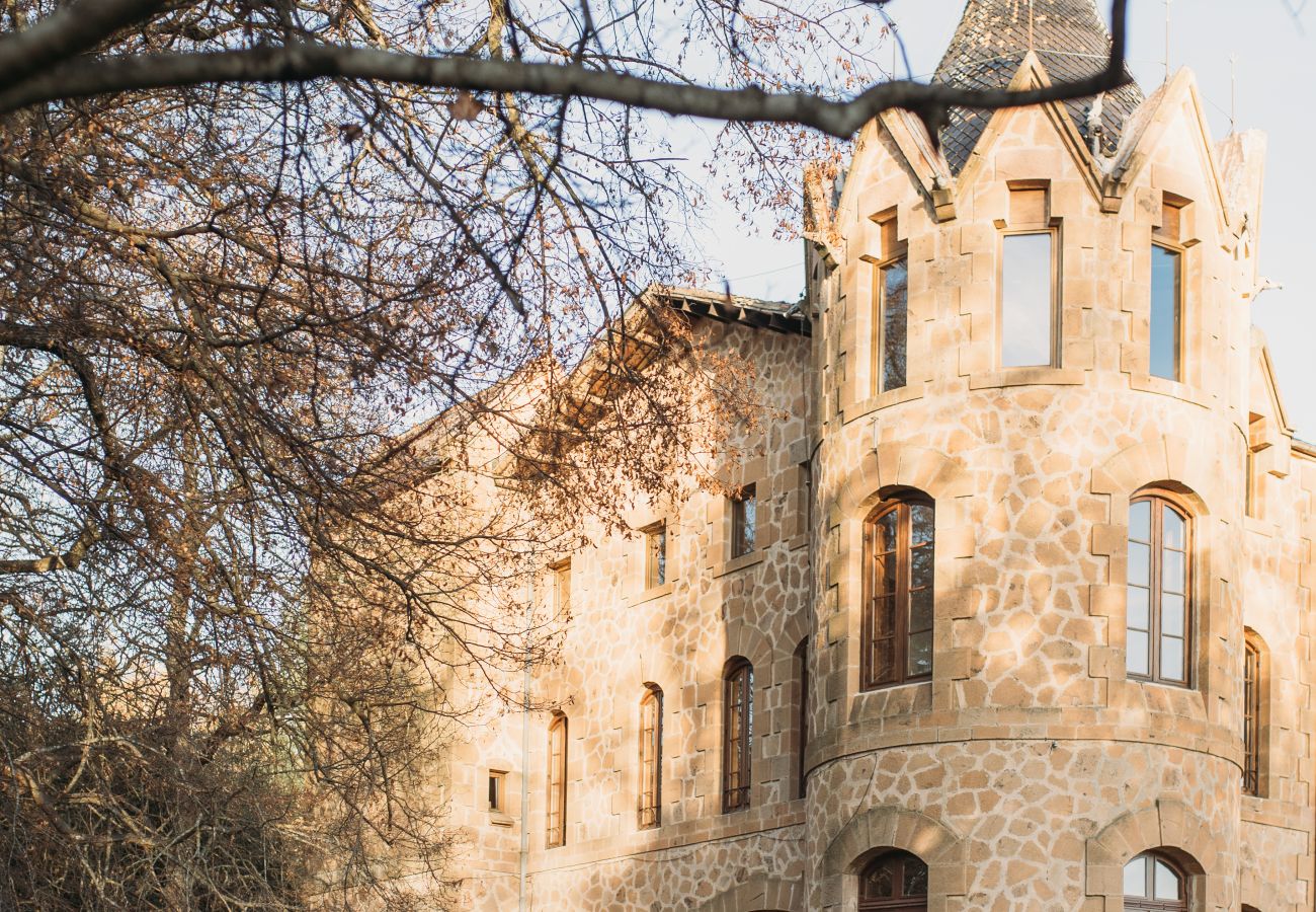 Finca in Sant Hilari Sacalm - Castell de Villavecchia - 33 pax