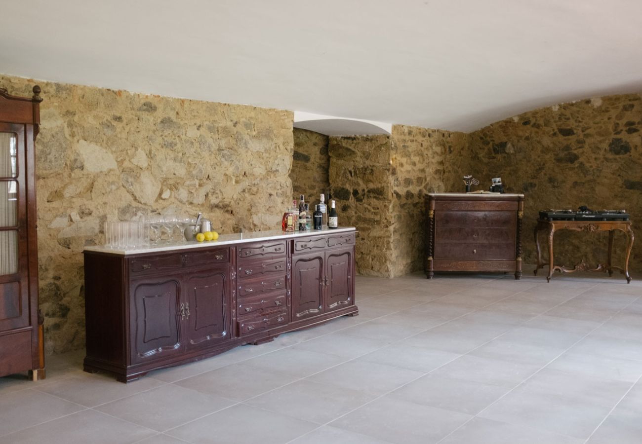 Finca in Sant Hilari Sacalm - Castell de Villavecchia - 33 pax