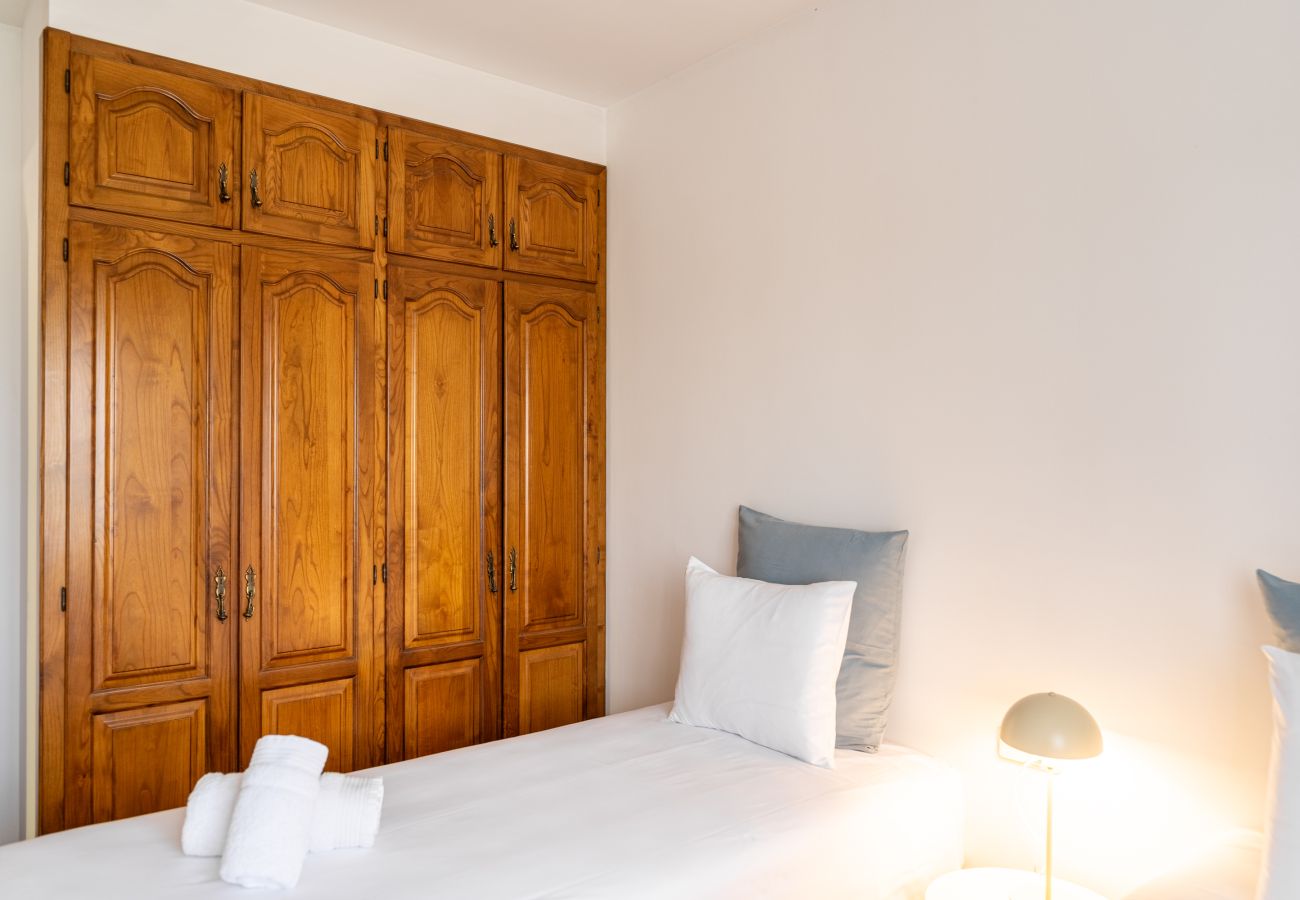Cottage in Cornellà del Terri - Majordoms Vila
