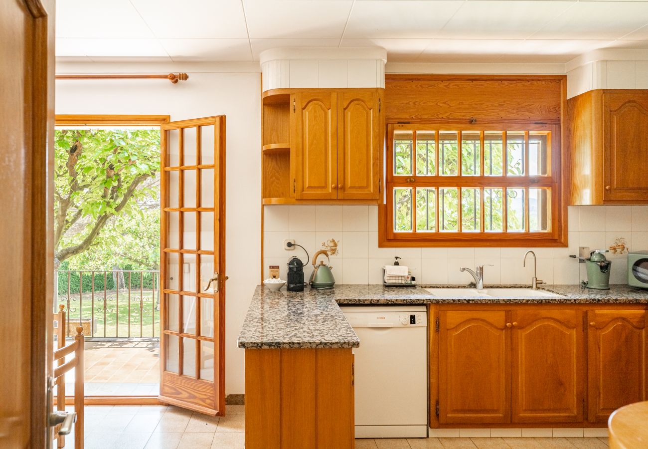 Cottage in Cornellà del Terri - Majordoms Vila