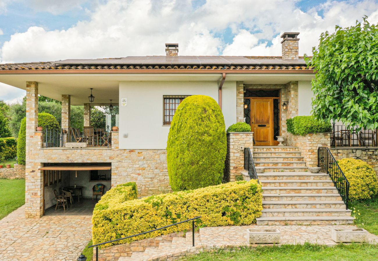 Cottage in Cornellà del Terri - Majordoms Vila