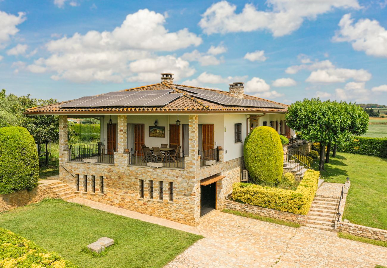 Cottage in Cornellà del Terri - Majordoms Vila