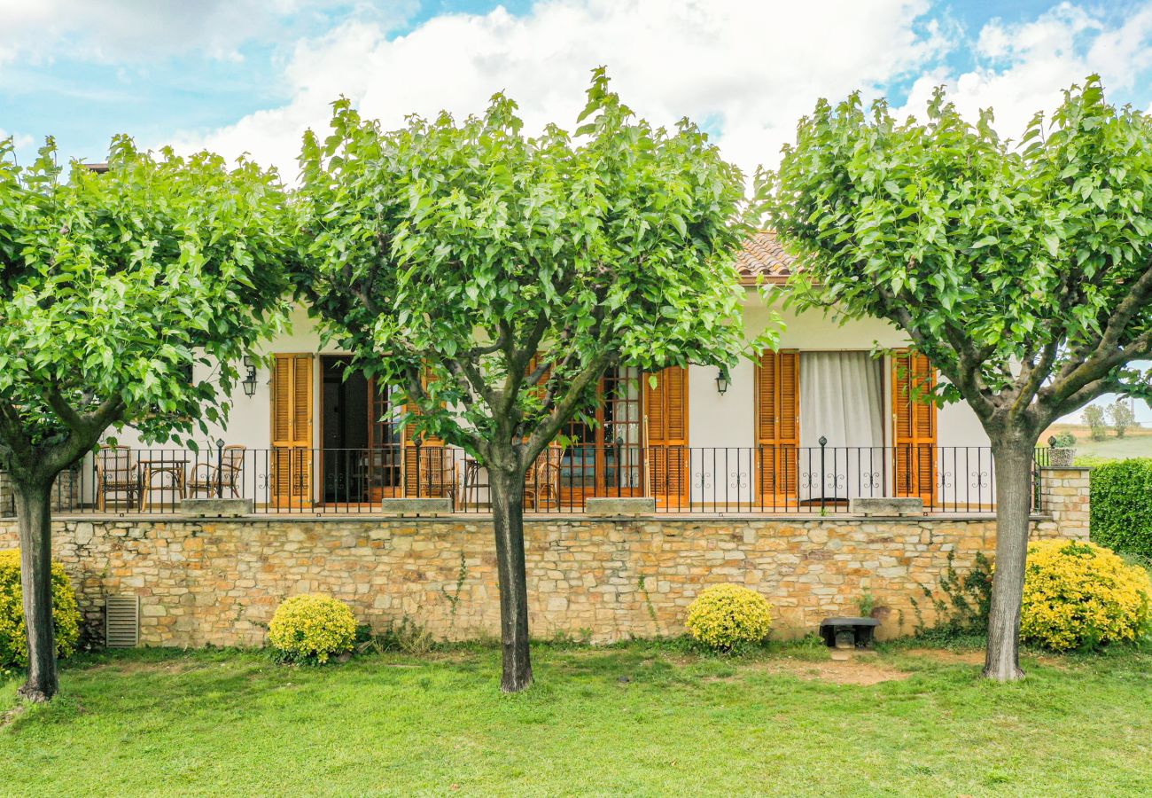 Cottage in Cornellà del Terri - Majordoms Vila