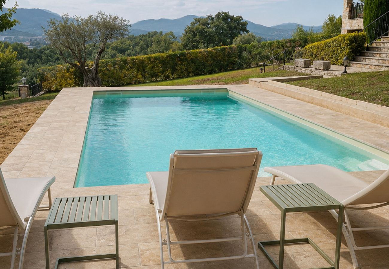 Cottage in Cornellà del Terri - Majordoms Vila
